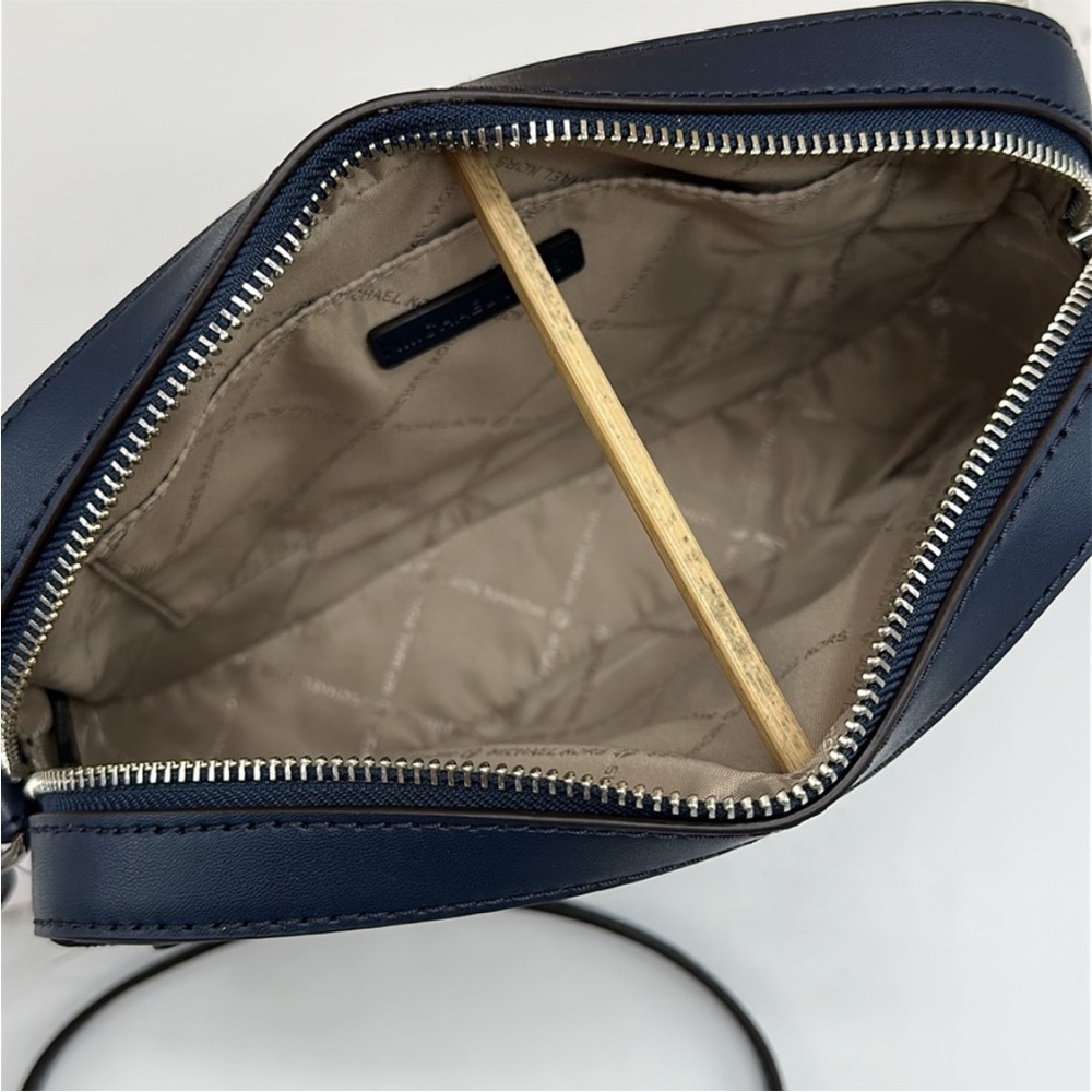 Michael Kors Jet Set Large Ombré Signature Logo East West Crossbody Navy color - Picture 9 of 13
